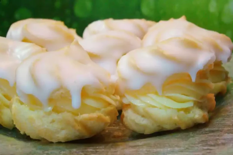 Spritzkuchen mit Vanillecreme Rezept