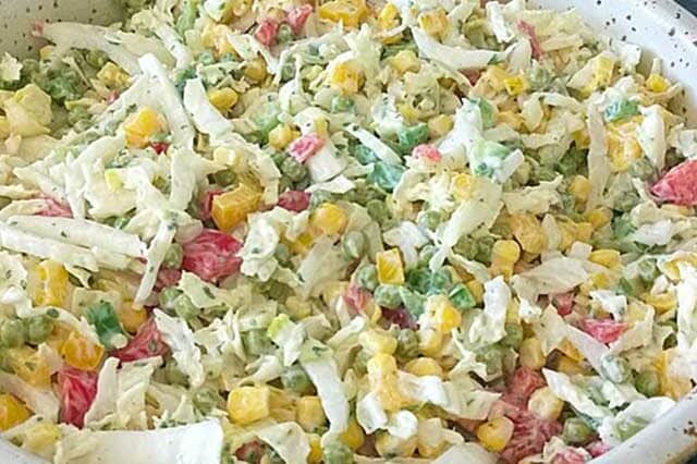 Übernachtsalat Rezept: Schmeckt ausgezeichnet!