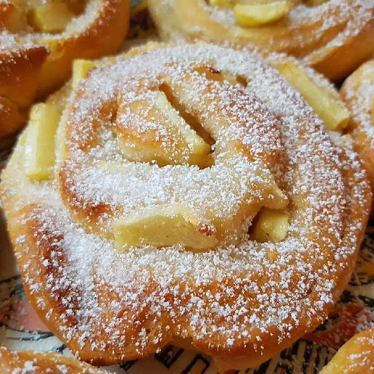 Apfelschnecken mit Zimtzucker Rezept wie aus der Bäckerei