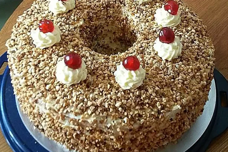 Frankfurter Kranz aus Biskuit oder Rührteig Rezept - Schnelle und ...