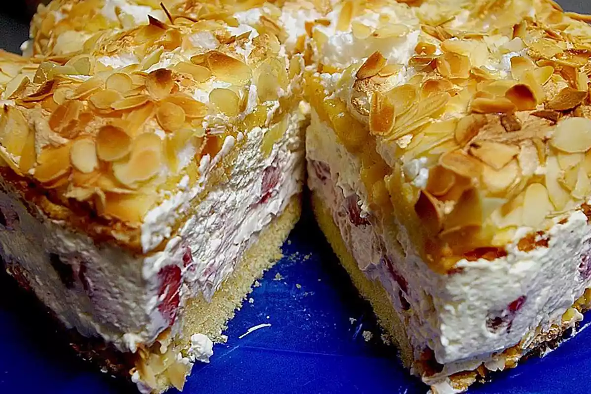 Himmelstorte oder Schwimmbadtorte Mit Himbeeren Rezept - Schnelle und ...