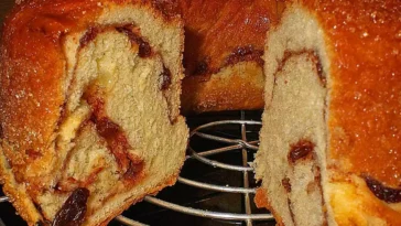 Kärntner Reindling mit karamellisierter Zuckerkruste Rezept