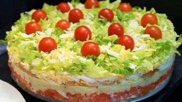 Salattorte Rezept fürs Grillen “Ein Stück Salat, bitte!”