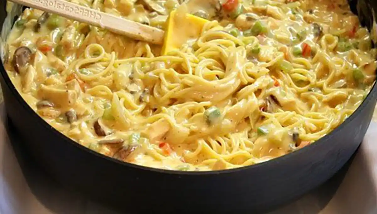 Spaghetti in Käse-Sahnesoße mit Schinken &amp; Pilzen Rezept - Schnelle und ...
