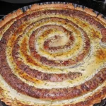 Bratwurst Torte mit Senfkruste Rezept