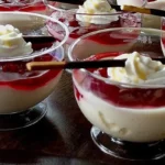 Eierlikörcreme mit Früchten Rezept