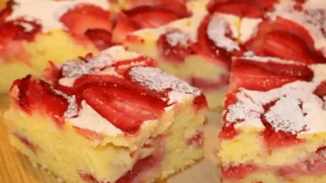Erdbeerkuchen vom Blech Rezept