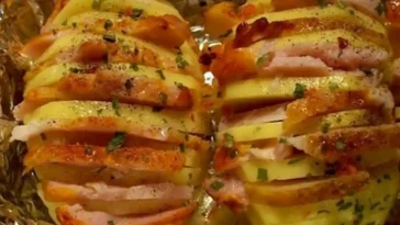 Kartoffeln mit Speck, Käse und Champignons überbacken Rezept
