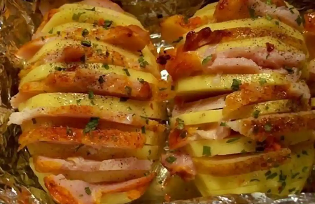 Kartoffeln mit Speck, Käse und Champignons überbacken Rezept