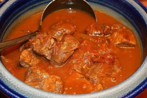 Klassisch Gulasch Rezept nach Oma Magda