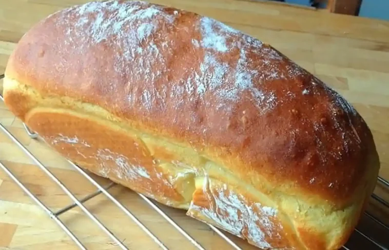 Superzartes Brot mit 4 Zutaten Rezept, ein Tassenrezept!