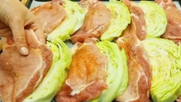 Weißkohlscheiben mit Schweinefleisch aus dem Ofen Rezept