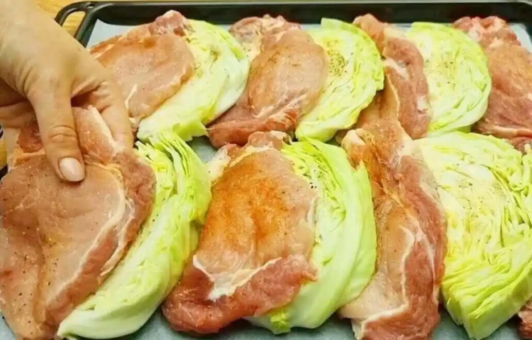 Weißkohlscheiben mit Schweinefleisch aus dem Ofen Rezept