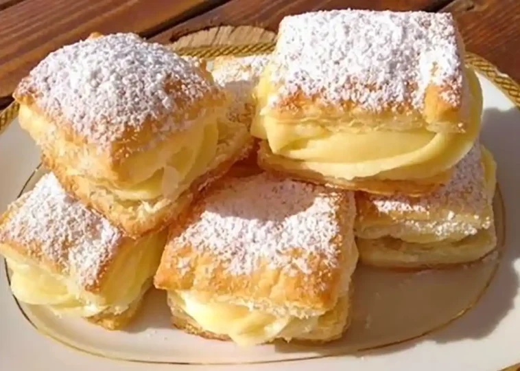 Blätterteig Teilchen gefüllt mit Vanille Rezept - Schnelle und Einfache ...