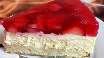 Erdbeerkuchen mit Schmand-Vanillecreme Rezept