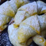 Fantastische Sahne-Hörnchen Rezept aus nur 3 Zutaten und ohne Gehzeit