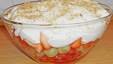 Frucht Schicht Salat Rezept (Besonders für Partys geeignet)