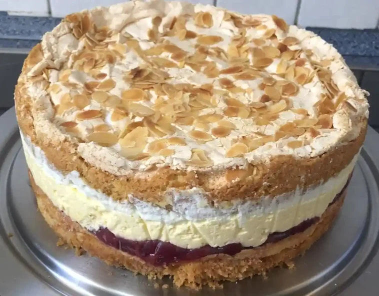 Gewitter Torte: mit Sauerkirschen Rezept