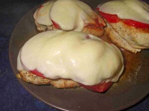 Hähnchenbrustfilet Mit Tomate Und Mozzarella Überbacken Rezept
