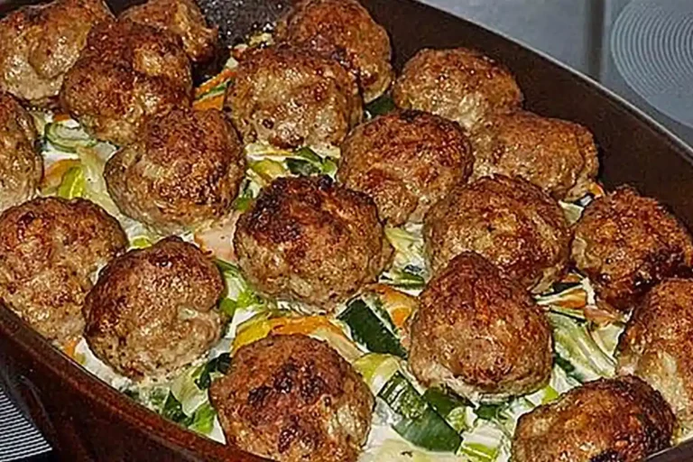 Kartoffelauflauf mit lauch, hackbällchen und gorgonzola Rezept