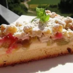 Rhabarberkuchen mit Vanillecreme und Streusel Rezept
