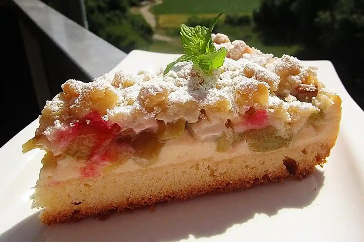 Rhabarberkuchen mit Vanillecreme und Streusel Rezept