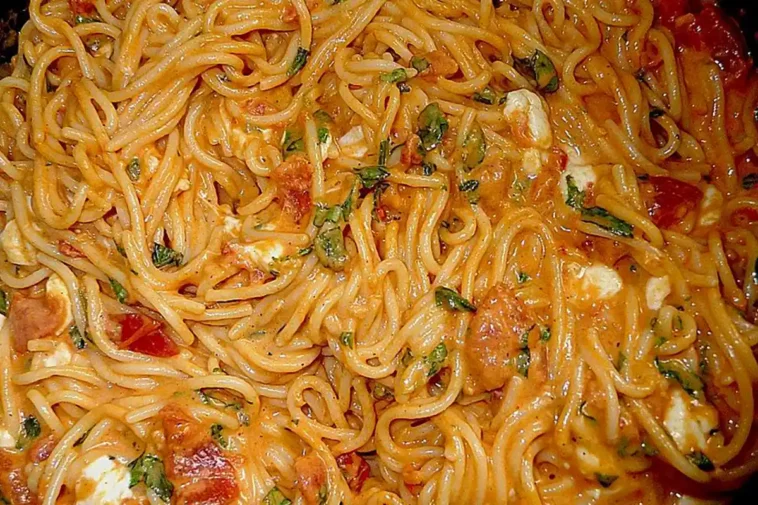 Schmeckt einfach wahnsinnig gut: Mozzarella Spaghetti Sauce das essen einfach alle!