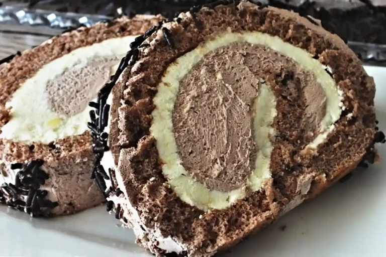 Schwarz-weiße Biskuitrolle Rezept