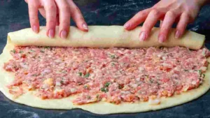 Teig eingerollt mit Hackfleisch Rezept in null Komma nichts fertig!