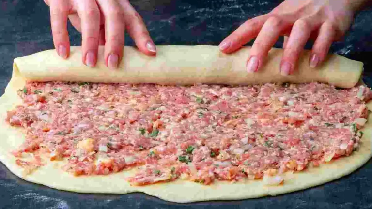 Teig eingerollt mit Hackfleisch Rezept in null Komma nichts fertig!