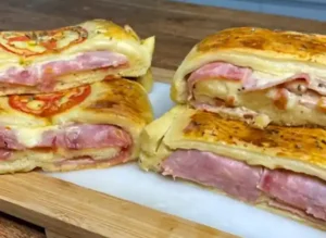 Blätterteig Strudel mit Schinken und Käse