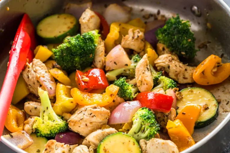 Buntes Ofen-Gemüse mit Hühnchen Rezept