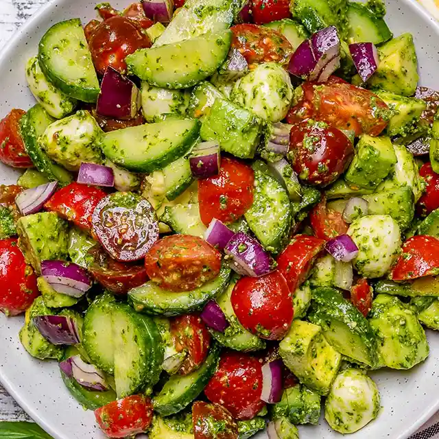 Dieser köstliche Salat Rezept entleert den Bauch und reinigt den Körper