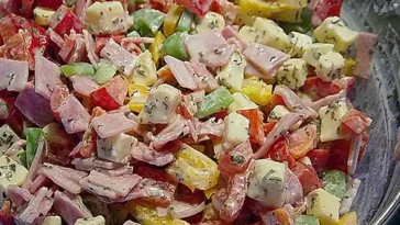 Paprika Salat mit Schinken & Käse Rezept