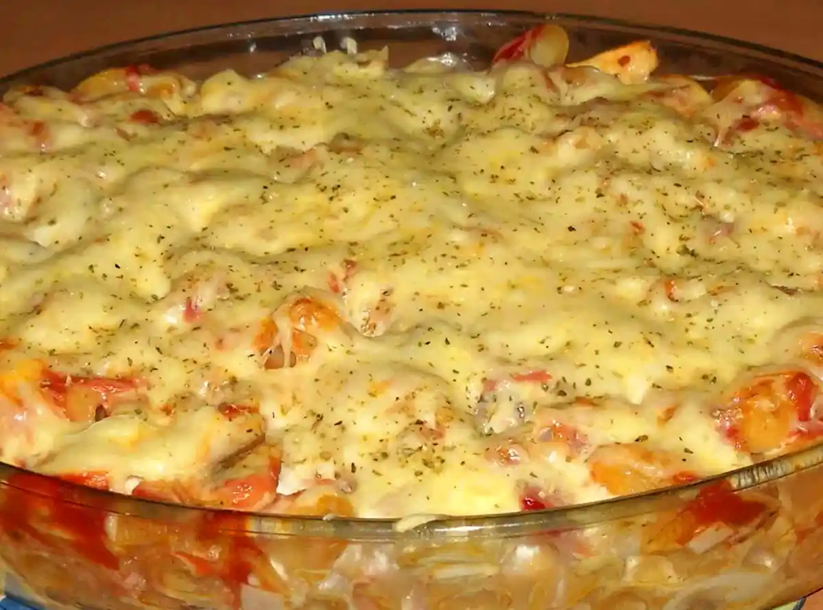 Überbackene Pizza-Nudeln Rezept