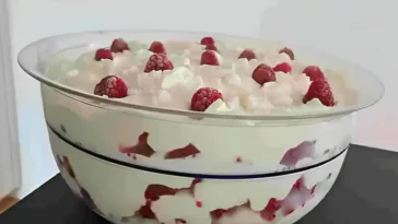 Einfaches Himbeerdessert Rezept: Genuss mit nur 4 Zutaten!