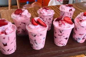Erdbeer Dessert mit Joghurt Rezept