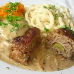 Hackröllchen in Zwiebelsoße Rezept