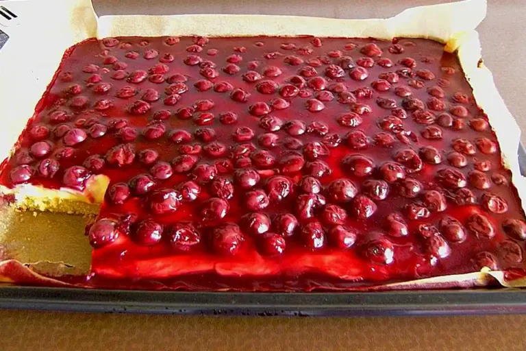 Kirsch Schmand Blechkuchen Rezept