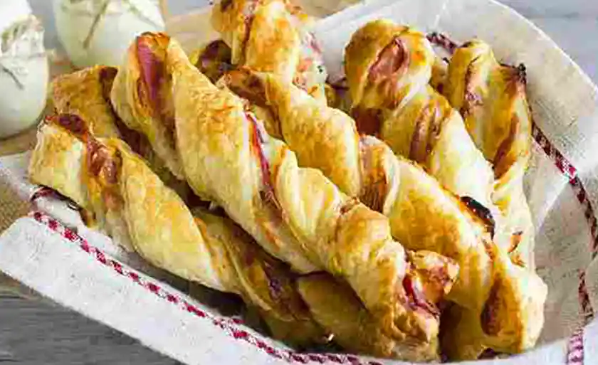Knusperstangen mit Käse und Bacon Rezept