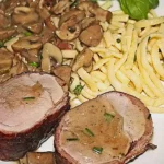 NT-Schweinefilet im Speckmantel mit Champignons und Spätzle Rezept