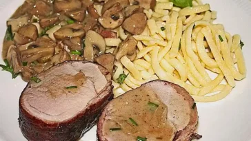 NT-Schweinefilet im Speckmantel mit Champignons und Spätzle Rezept