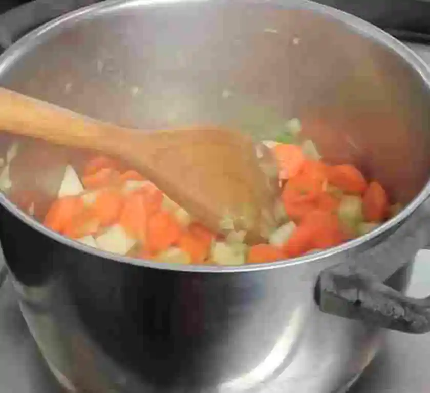 Omas hausgemachte Suppe Rezept