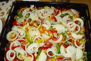 Putenwanne mit Gemüse und Speck Rezept