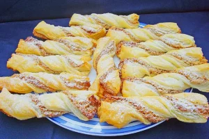 Rezept für leckere Nussstangen mit Blätterteig