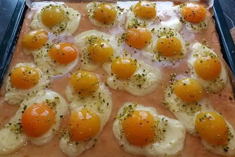 Spiegeleierkuchen Rezept, Ein Blechkuchen, der immer alle wird