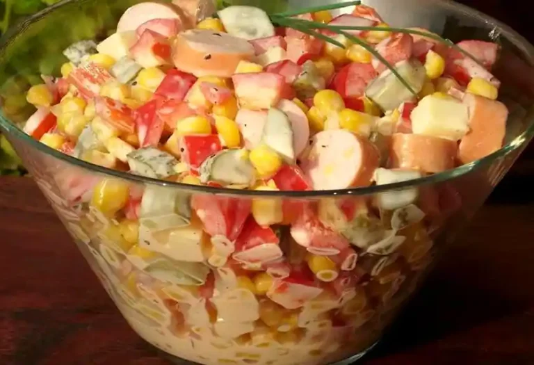 Wurst Salat mit Paprika und Mais Rezept