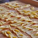 Zauberhafte Schneeschlaufen: Ein verlockendes Rezept zum Genießen