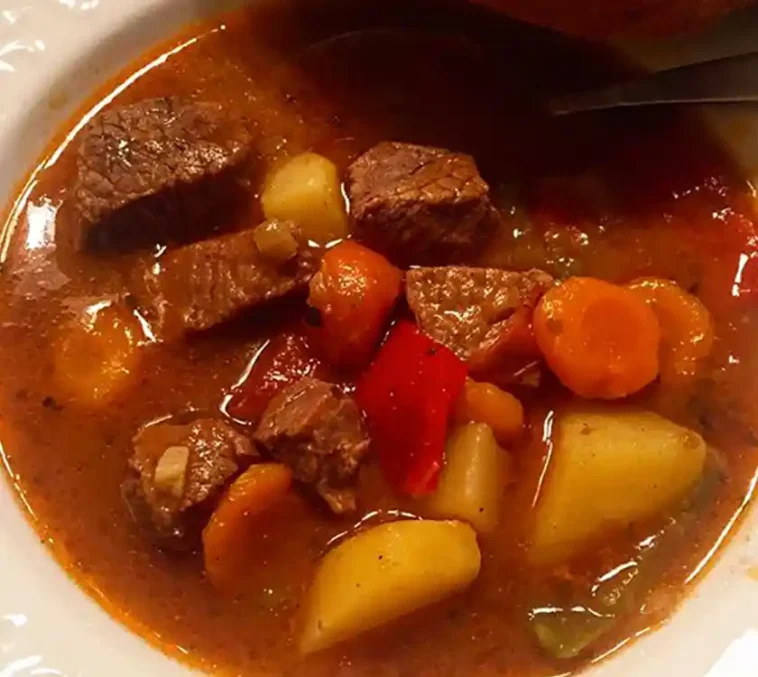 Authentische ungarische Gulaschsuppe Rezept - Schnelle und Einfache Rezepte