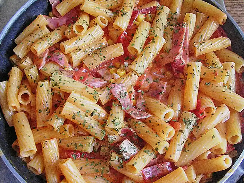 Blitzschnelle Nudelpfanne Rezept in 20 Minuten: Einfach und Lecker!